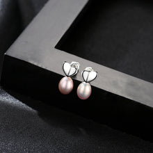 Load image into Gallery viewer, Orecchini pendenti di perle